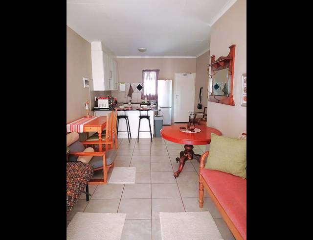 1 BEDROOM APARTMENT FOR SALE IN DORINGKLOOF